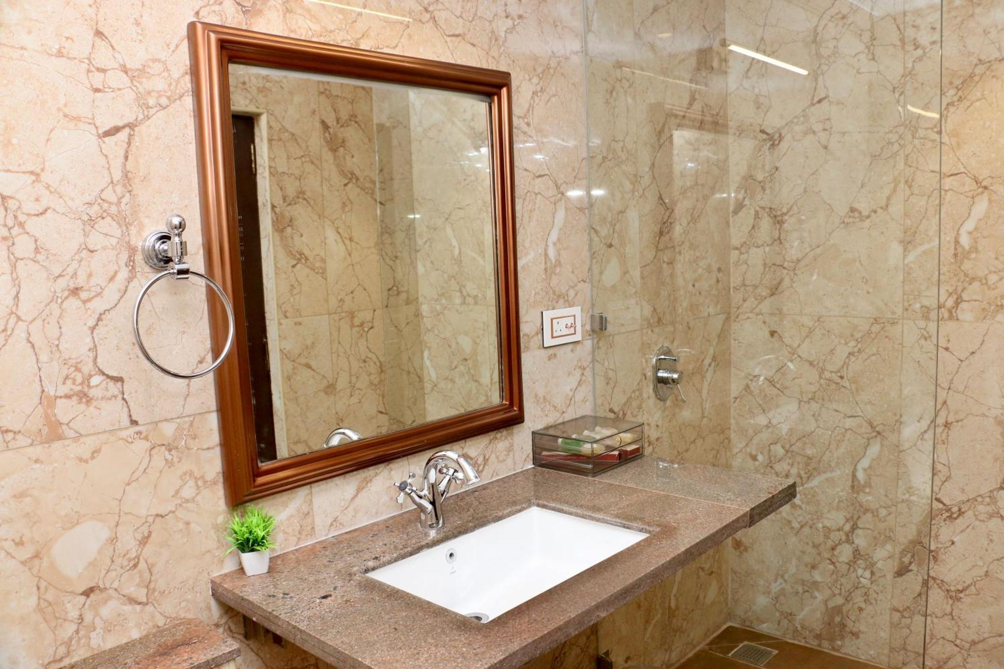 Nalapad'S Hotel Bangalore International Екстериор снимка