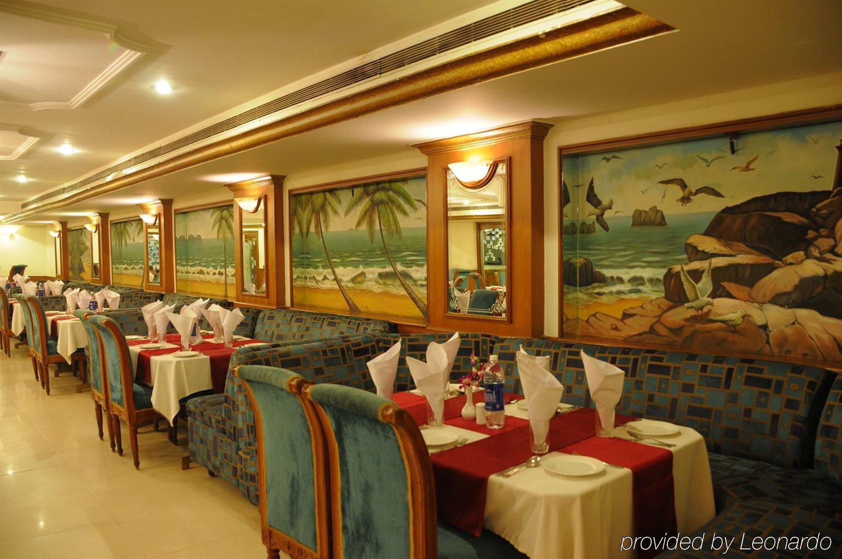 Nalapad'S Hotel Bangalore International Ресторант снимка