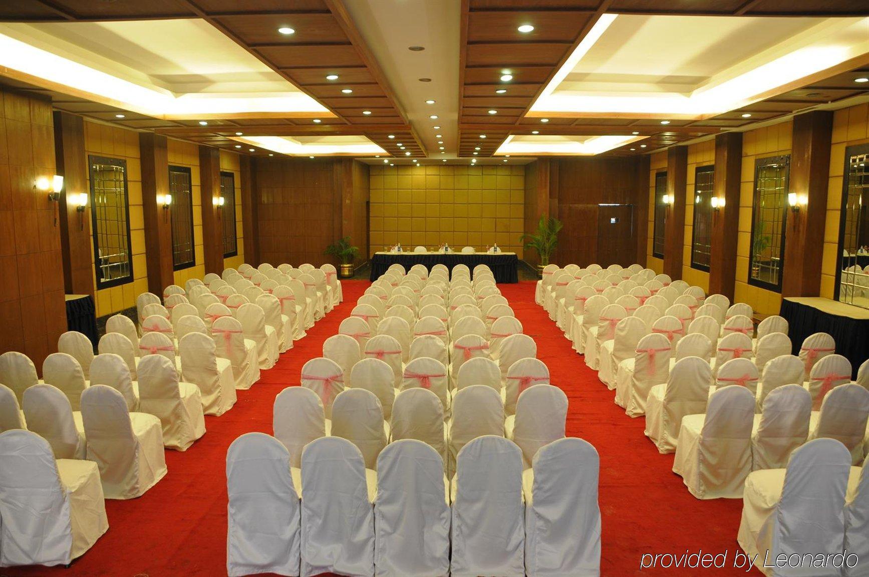 Nalapad'S Hotel Bangalore International Съоръжения снимка