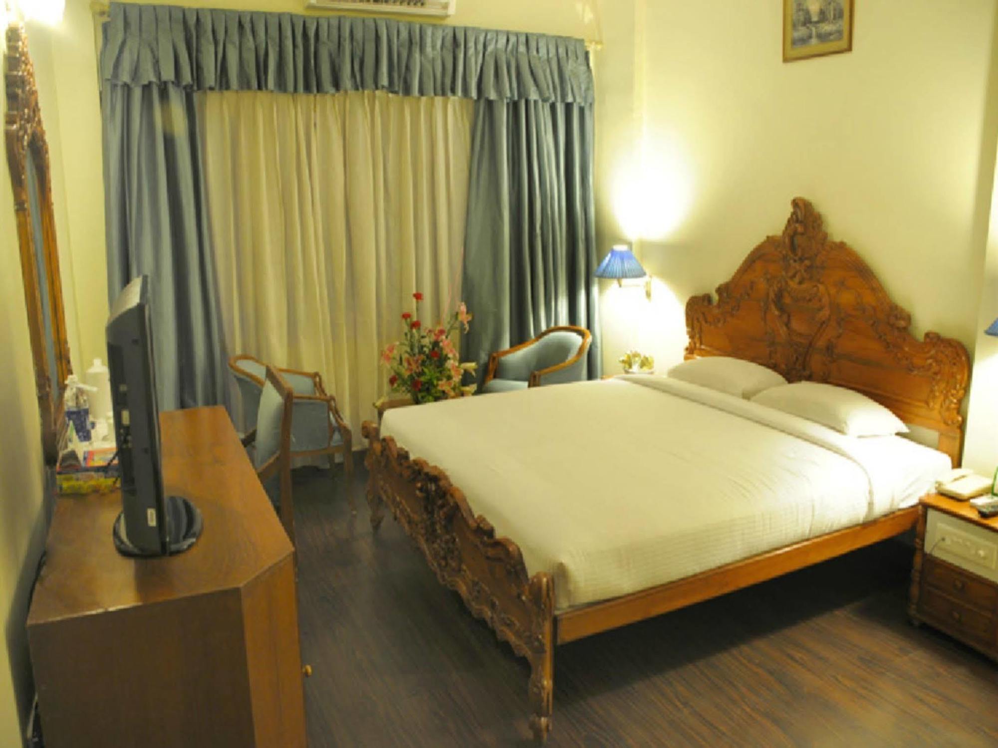 Nalapad'S Hotel Bangalore International Екстериор снимка